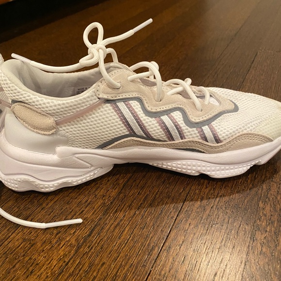 Adidas sneakers - make me an offer! - Picture 3 of 4